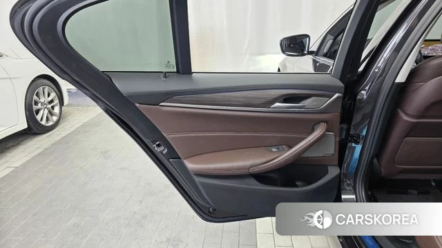 BMW 5 Series (G30) id 4662429 из Кореи 17