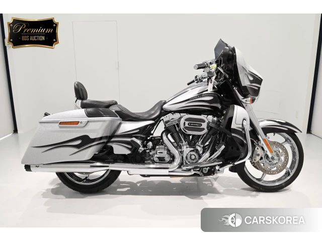 Проданный Harley-Davidson Street Glide FLHXSE1800 CVO 2015 из Японии