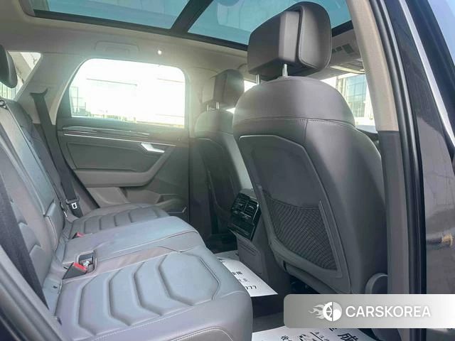 Volkswagen Touareg id 4213918 из Китая 17