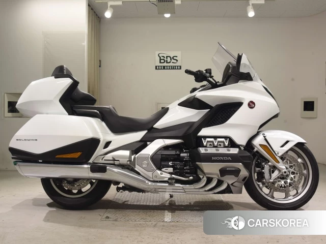 Проданный Honda GL1800 TOUR 2019 из Японии