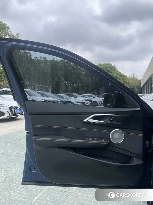 BMW 1 series id 4279288 из Китая 17