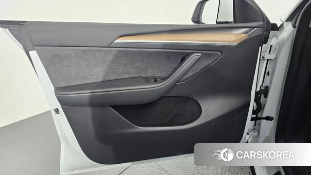 Tesla Model Y id 4757670 из Кореи 17