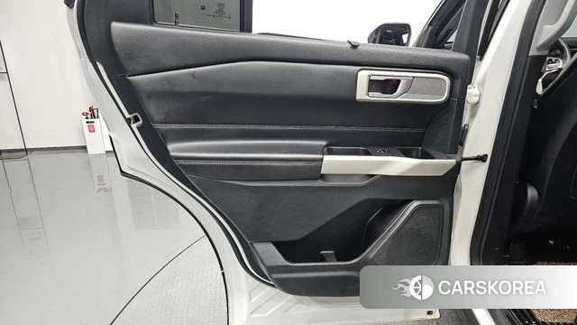 Ford Explorer 6th Generation id 4614583 из Кореи 17