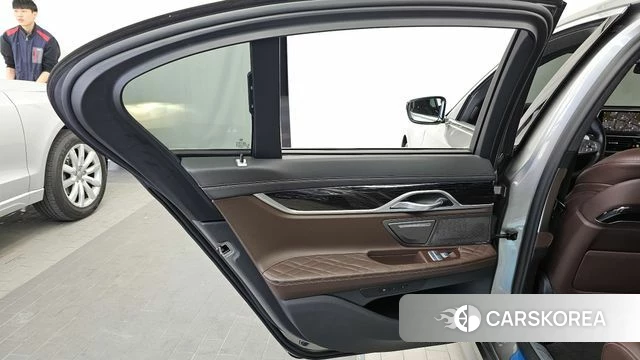 BMW 7 Series (G11) id 4202683 из Кореи 17