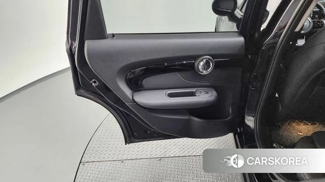 Mini Cooper Clubman id 4670715 из Кореи 17