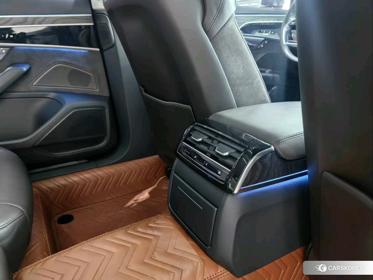 Audi A8 id 4498761 из Китая 17