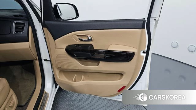 Kia The New Carnival id 4339666 из Кореи 17