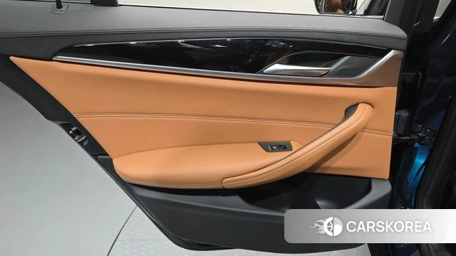 BMW 5 Series (G30) id 4683930 из Кореи 17