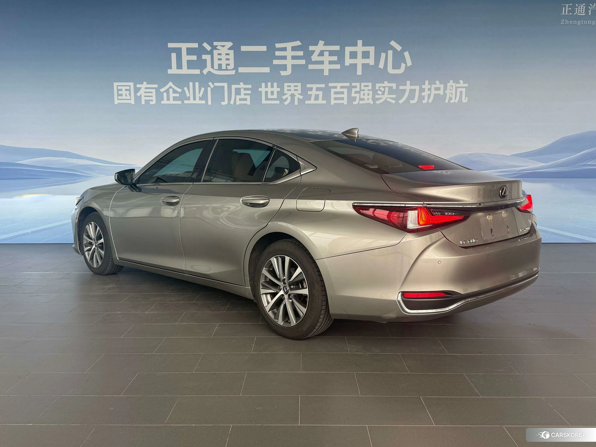 Lexus ES id 4468016 из Китая 17