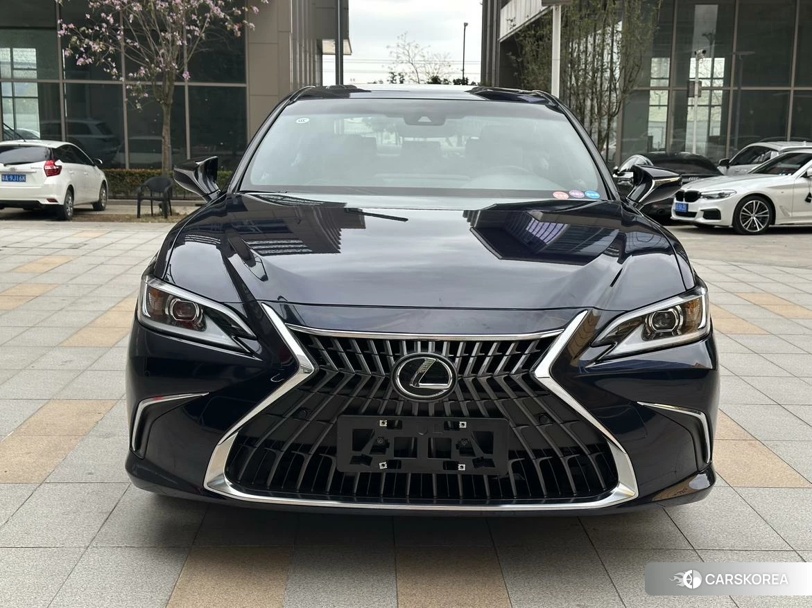Lexus ES id 4420839 из Китая 17