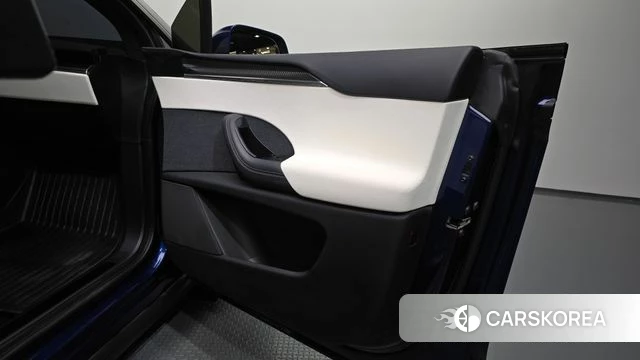 Tesla Model X id 4834598 из Кореи 17