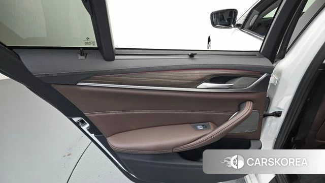 BMW 5 Series (G30) id 4880251 из Кореи 17