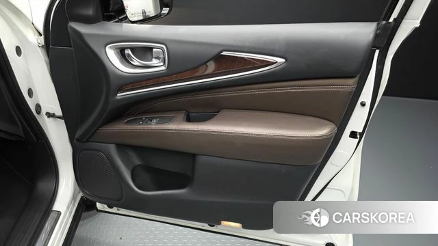 Infiniti QX60 id 4693936 из Кореи 17