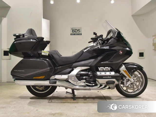 Проданный Honda GL1800 TOUR DCT 2022 из Японии, фото 2