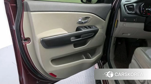 Kia All New Carnival id 4345839 из Кореи 17