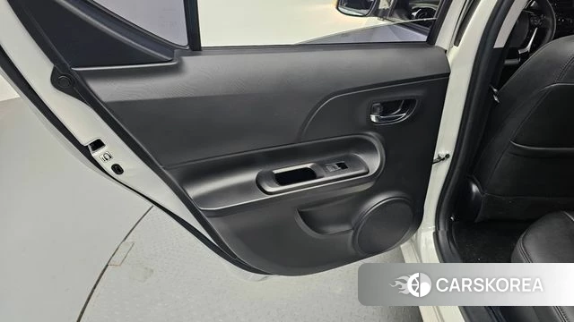 Toyota Prius C id 4712876 из Кореи 17