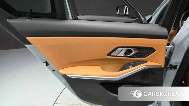 BMW 3 Series (G20) id 4670621 из Кореи 17