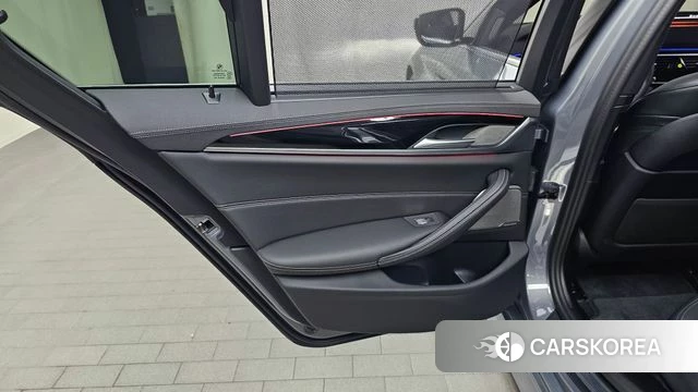 BMW 5 Series (G30) id 4528438 из Кореи 17