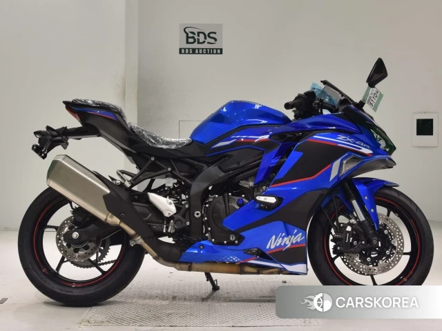 Проданный Kawasaki ZX-4R SE 2023 из Японии