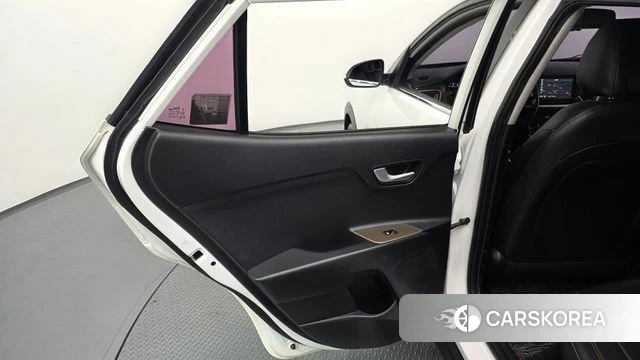 Kia Stonic id 4525858 из Кореи 17