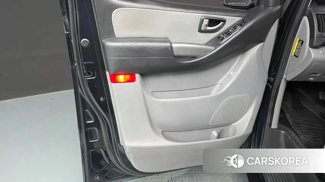 Hyundai The New Grand Starex id 4543090 из Кореи 17