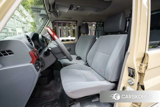 Toyota Land Cruiser 70 Series id 4239705 из Китая 17