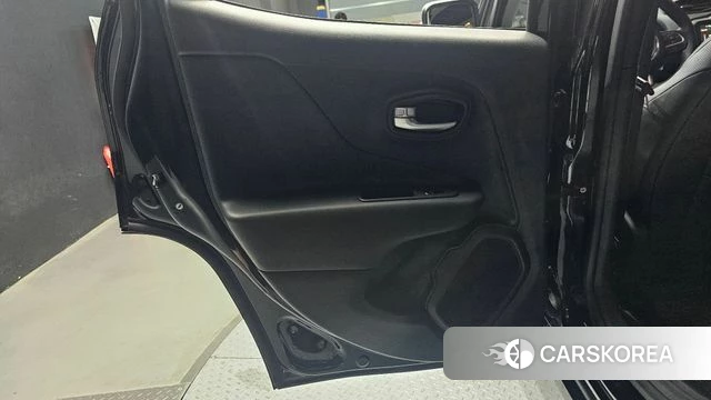 Jeep Renegade id 4631019 из Кореи 17