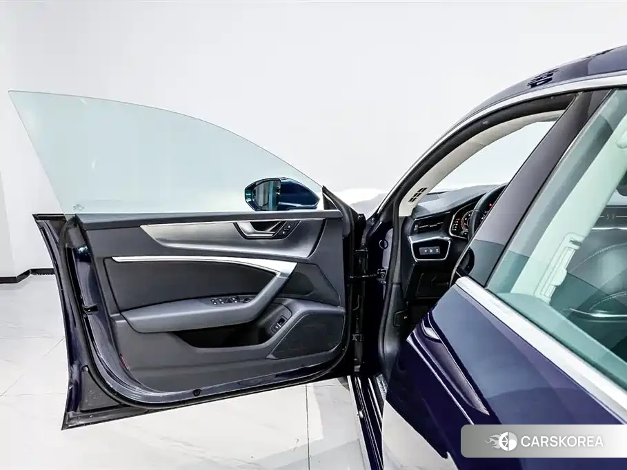 Audi A7L id 4601169 из Китая 17