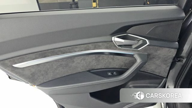 Audi e-Tron id 4231602 из Кореи 17