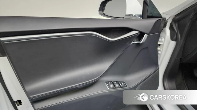 Tesla Model S id 4446294 из Кореи 17