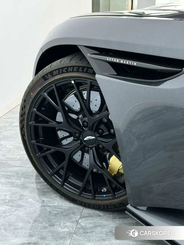 Aston Martin DB12 id 4190404 из Китая 17
