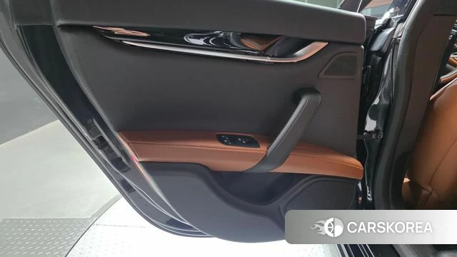 Maserati Ghibli id 4733005 из Кореи 17