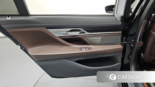 BMW 7 Series (G11) id 4196768 из Кореи 17