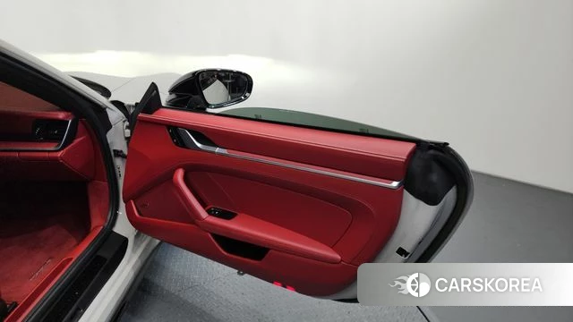 Porsche 911(992) id 4243905 из Кореи 17
