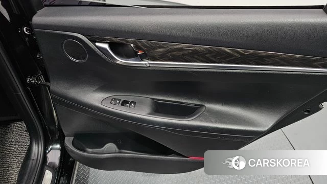 Hyundai Grandeur IG id 4356750 из Кореи 17