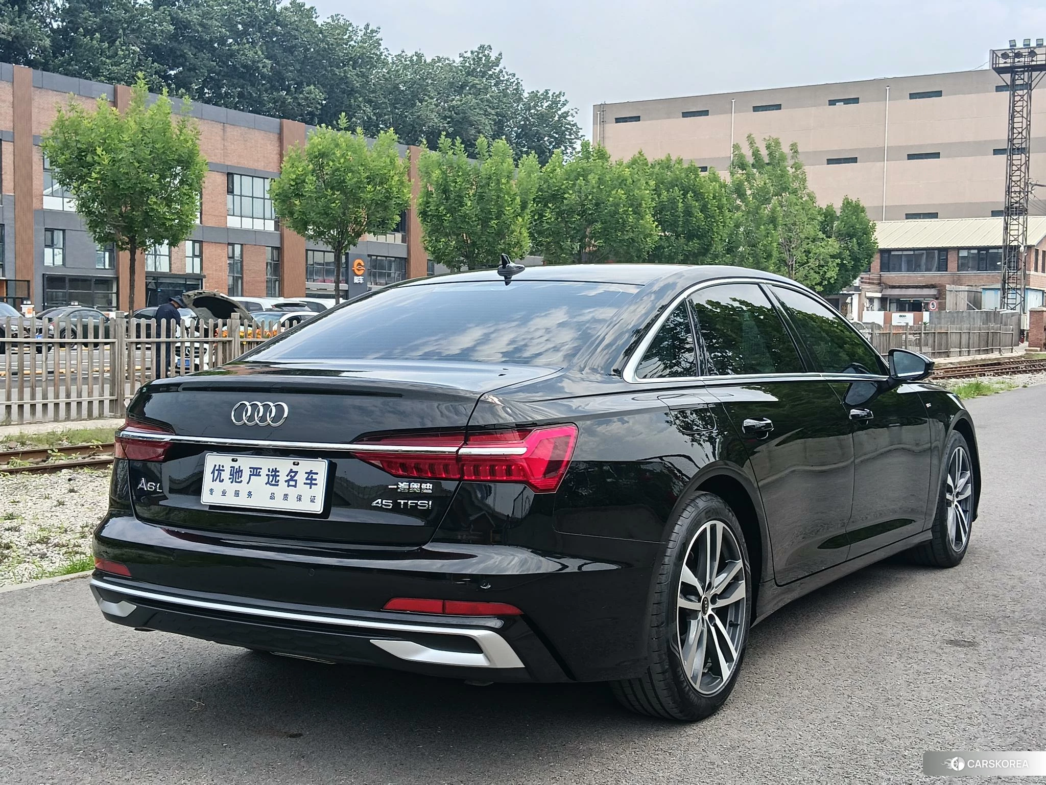 Audi A6L id 4492700 из Китая 17