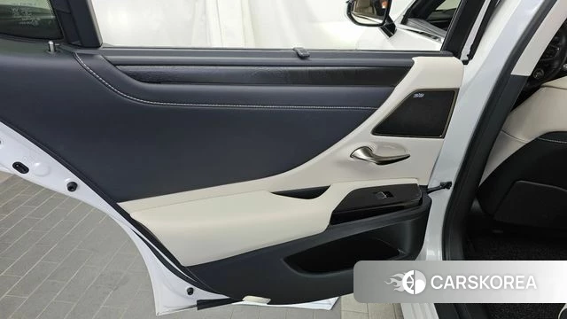 Lexus ES300h 7th generation id 4408779 из Кореи 17