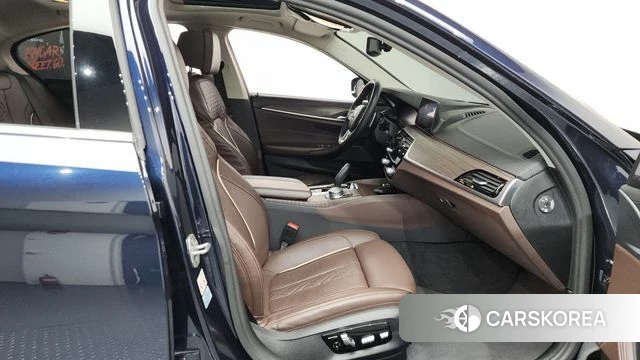 BMW 5 Series (G30) id 4317453 из Кореи 18