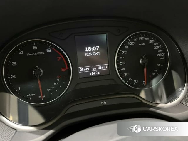 Audi Q2L id 4209678 из Китая 18