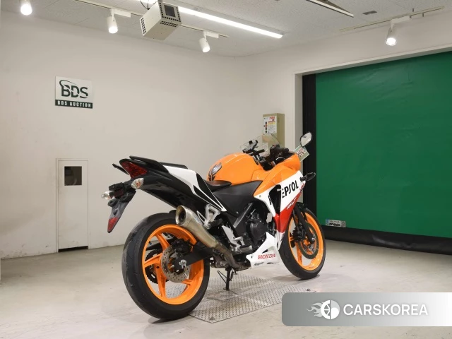 Проданный Honda CBR250R 2011 из Японии, фото 2