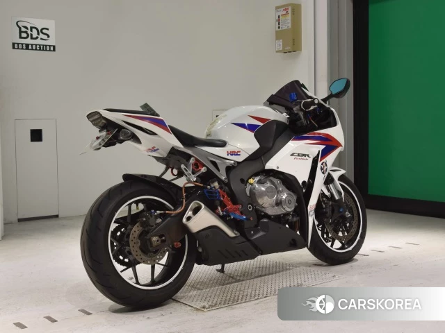 Проданный Honda CBR1000RR 2013 из Японии, фото 2