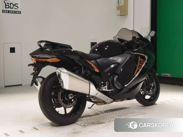 Проданный Suzuki GSX1300R HAYABUSA 2022 из Японии, фото 2