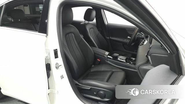 Mercedes-Benz A-Class W177 id 4529724 из Кореи 18