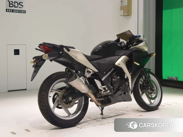 Проданный Honda CBR250R 2011 из Японии