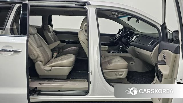 Kia The New Carnival id 4496876 из Кореи 18