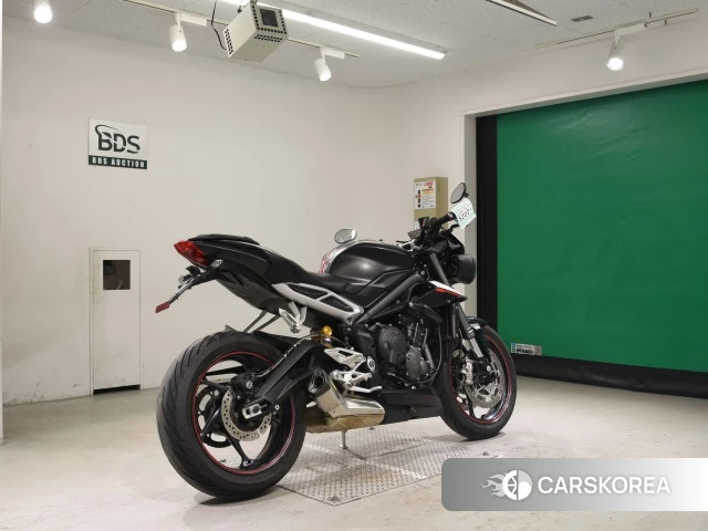 Проданный Triumph STREET TRIPLE 765 RS 2019 из Японии, фото 2