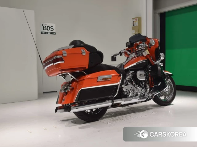 Проданный Harley-Davidson Electra Glide FLHTCUSE1800 CVO 2012 из Японии, фото 2