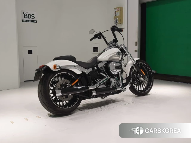 Проданный Harley-Davidson Softail Breakout FXSB1690 2017 из Японии, фото 2