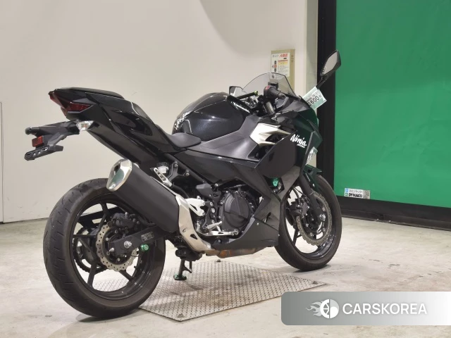 Проданный Kawasaki NINJA 400 2021 из Японии