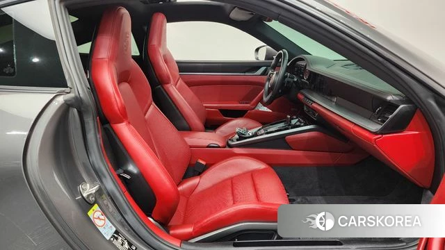Porsche 911(992) id 4562697 из Кореи 18